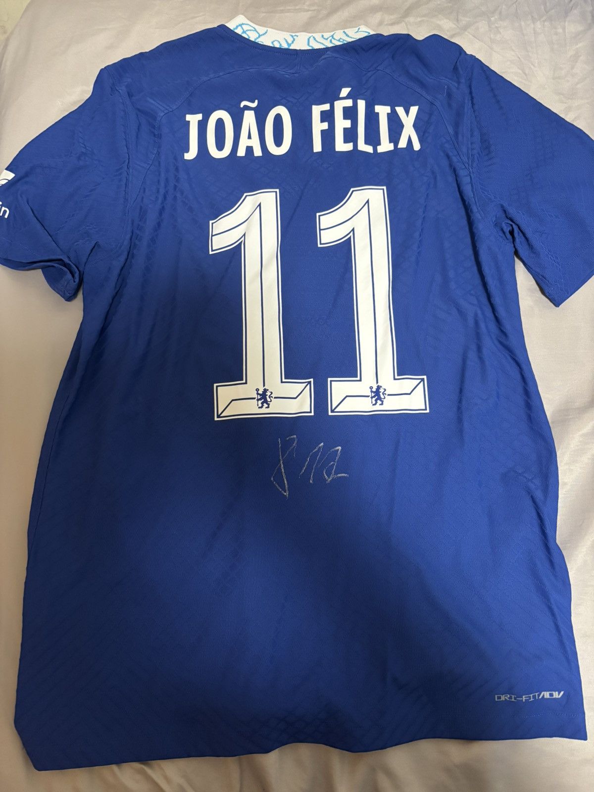 Nike Chelsea 2022/23 joao felix signed shirt with autograph Size US L / EU 52-54 / 3 - 2 Thumbnail