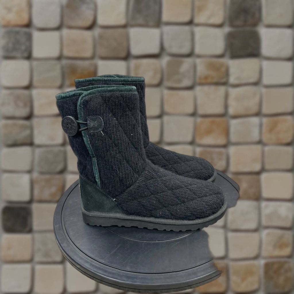 Ugg Ugg Boots Womens Size 8 Us Mountain Black Knit Quilted Mid-Calf Comfort Winter Snow Boot Size US 8 / IT 38 - 1 Thumbnail