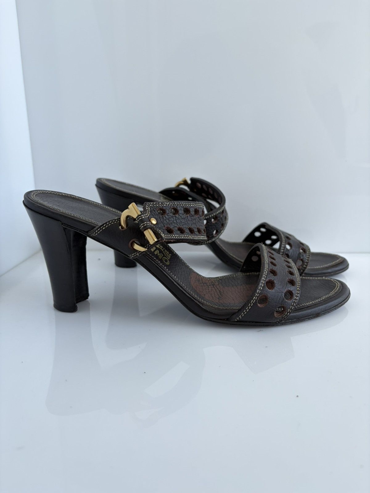Salvatore Ferragamo Vintage Salvatore Ferragamo Perforated Leather Sandal Heels Size US 10 / IT 40 - 3 Thumbnail