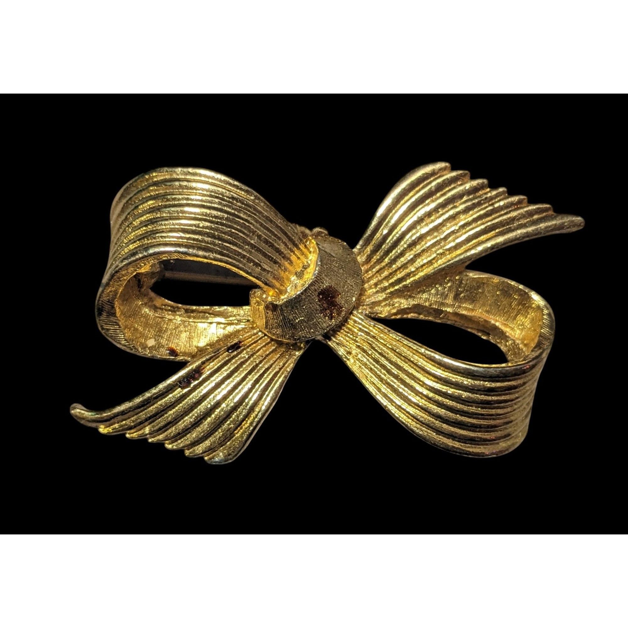 Other Vintage Bow Shaped Gold Tone Metal Brooch Size ONE SIZE - 1 Thumbnail