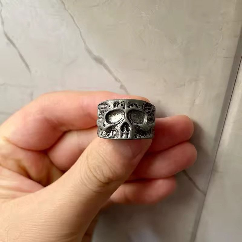 Jewelry Retro Half Face Skull Ring (size 7-13) Size ONE SIZE - 2 Thumbnail