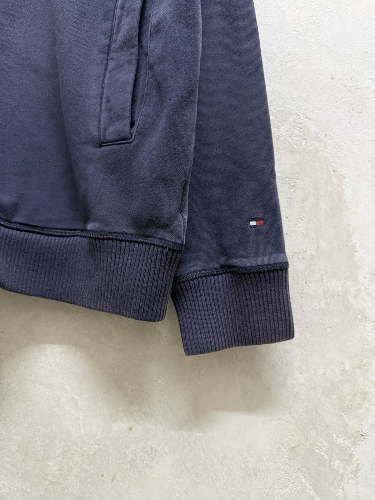 Tommy Hilfiger Distressed 2000s Tommy Hilfiger Zipper Sweater Size US XXL / EU 58 / 5 - 6 Thumbnail