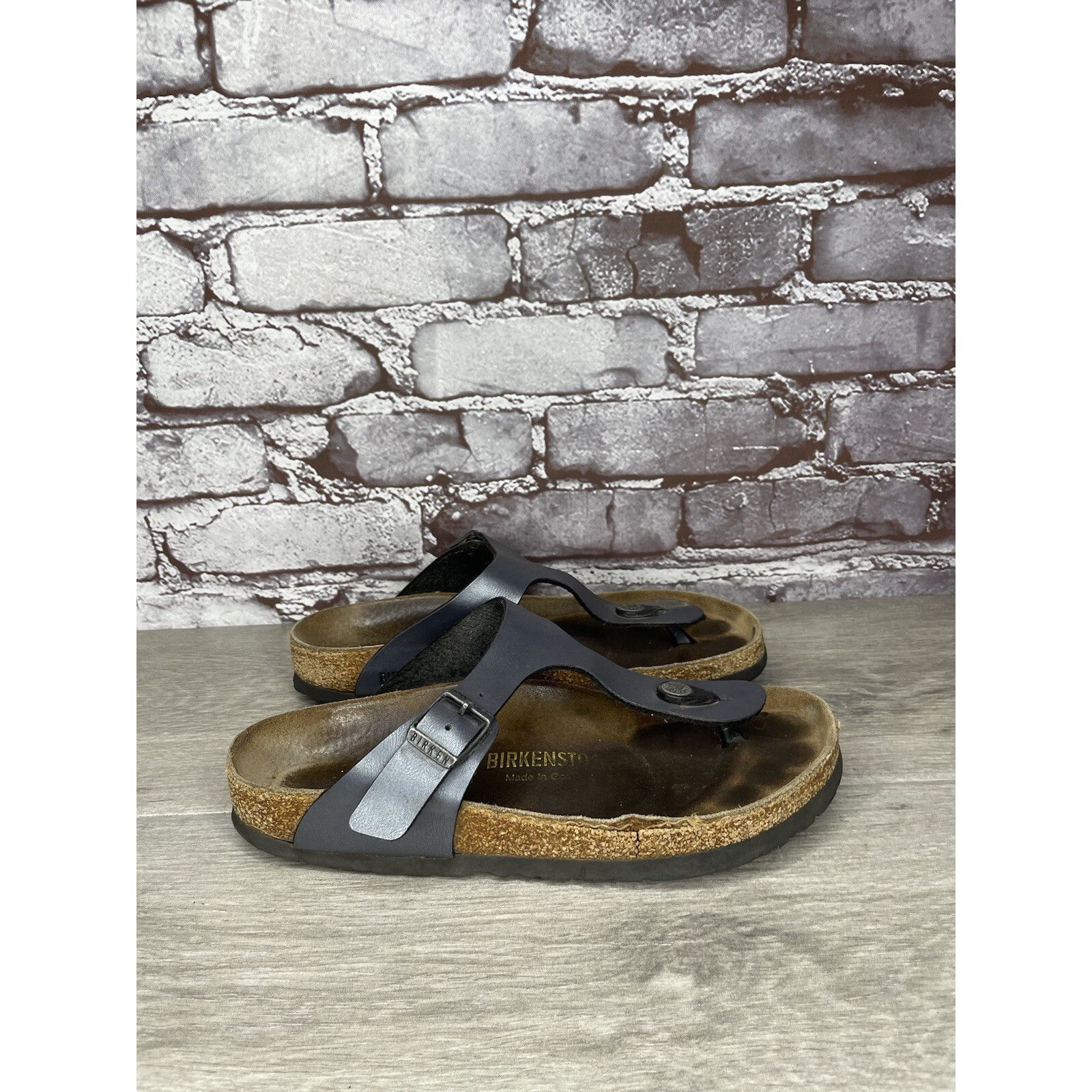 Birkenstock Birkenstock Gizeh Metallic Blue Leather Strap Sandals Women Size US 6 / IT 36 - 1 Thumbnail