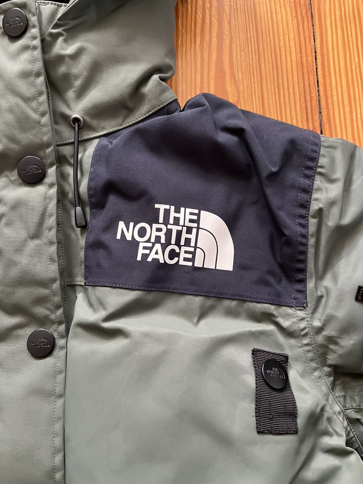 Sacai × The North Face Sacai The North Face Down Bomber Jacket AW17 Olive Green Size US M / EU 48-50 / 2 - 4 Thumbnail