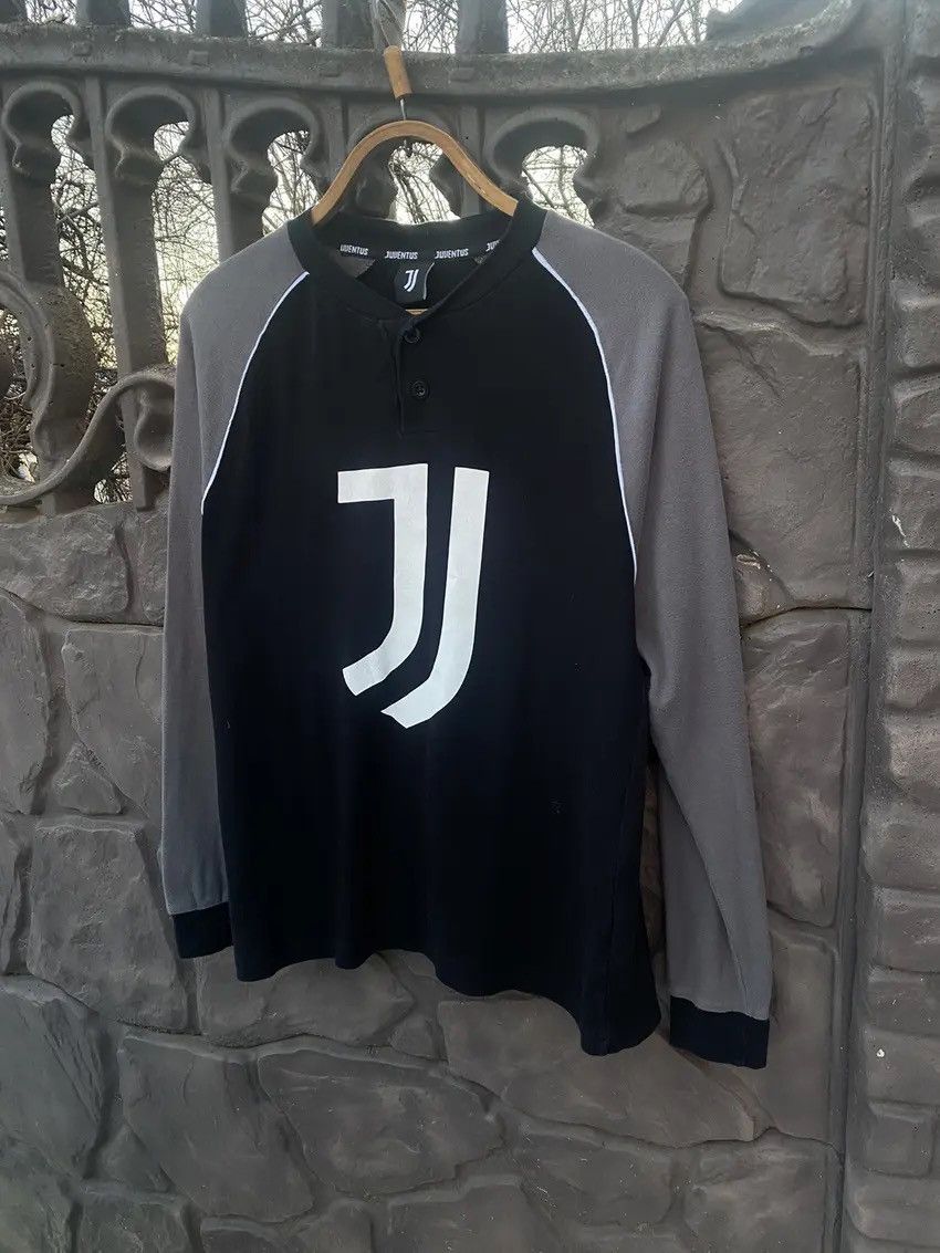 Vintage JUVENTUS Men's Pyjamas Long Sleeve Size US S / EU 44-46 / 1 - 3 Thumbnail