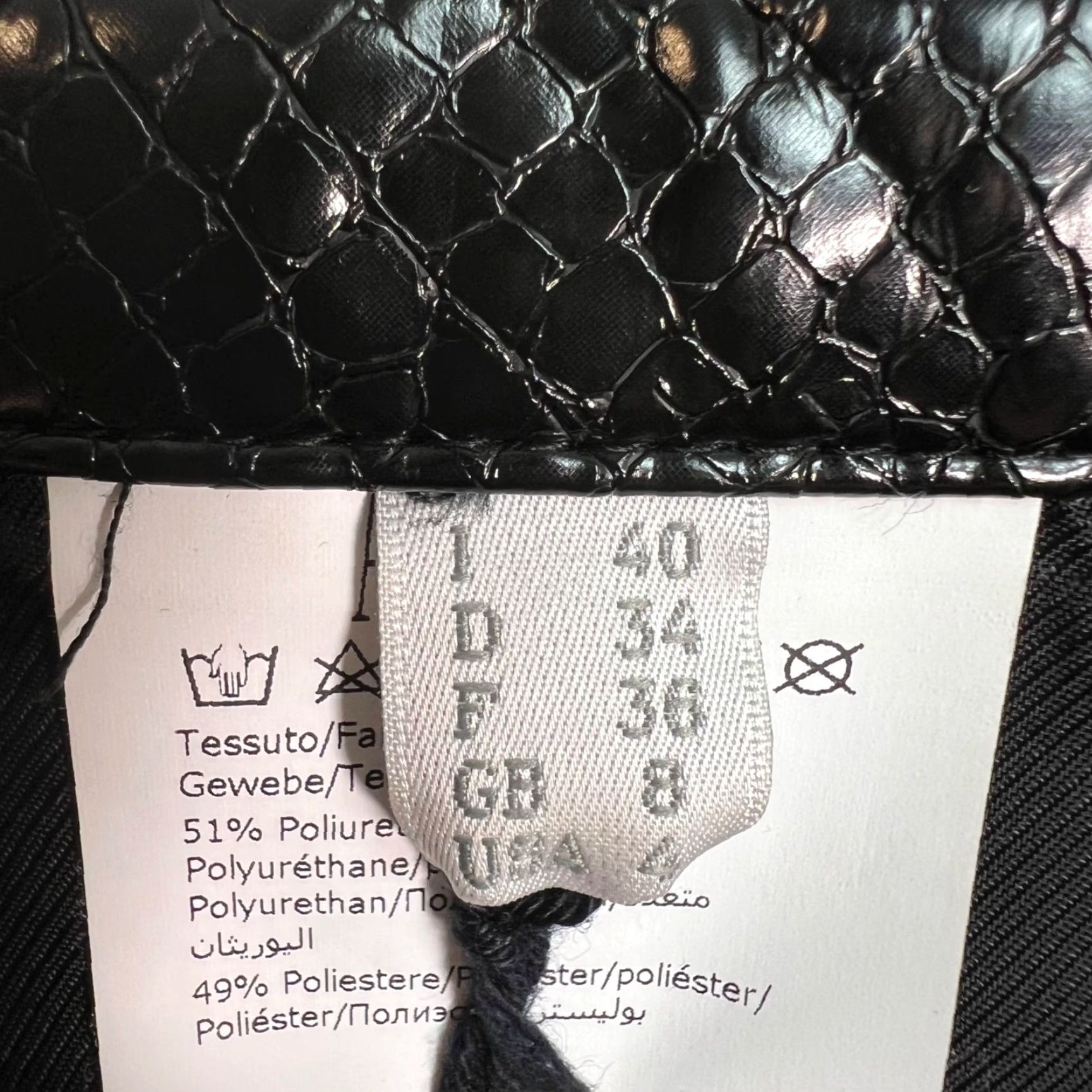 Philosophy di Lorenzo Serafini VINTAGE Philosophy Di Lorenzo Serafini Womens 4 Black Faux Leather Snake Print Pants Pants Womens Flared Ankle 29 In Inseam Black Girls Women Size 27" / US 4 / IT 40 - 4 Thumbnail