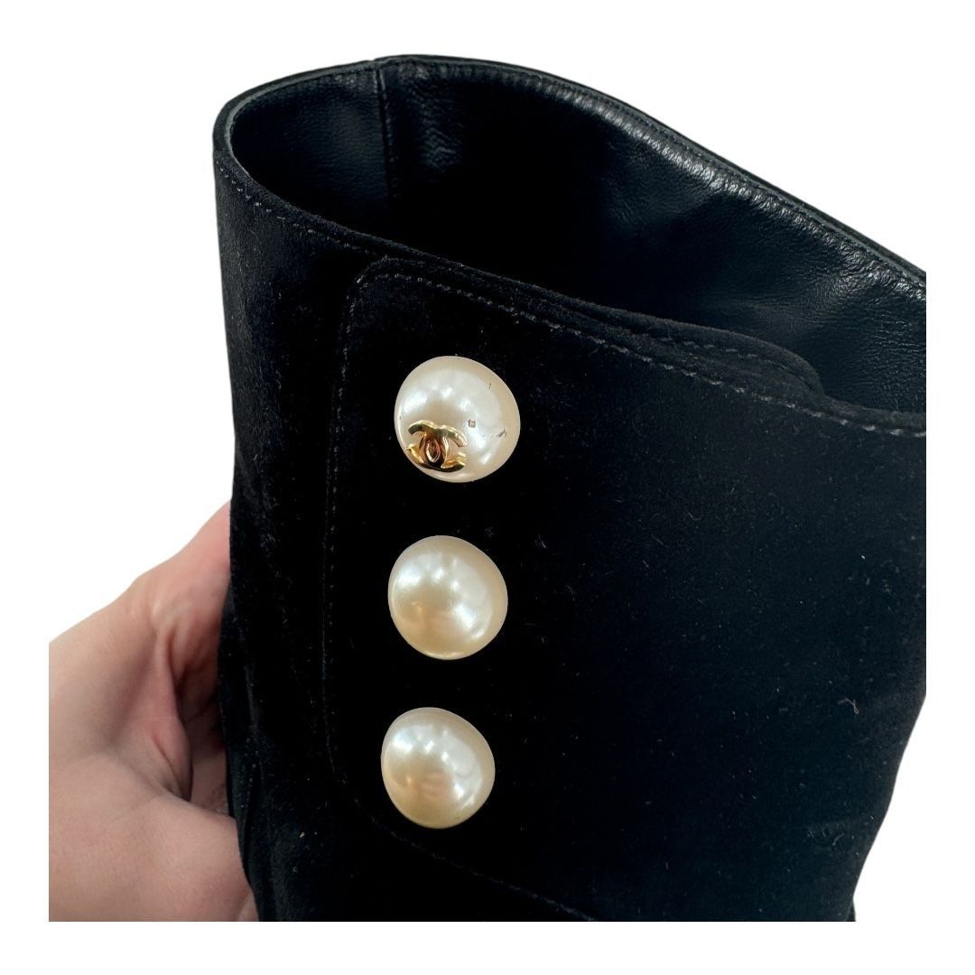 Chanel Chanel Suede Pearl CC Logo Patent Cap Toe Short Boots Size US 10 / IT 40 - 9 Thumbnail