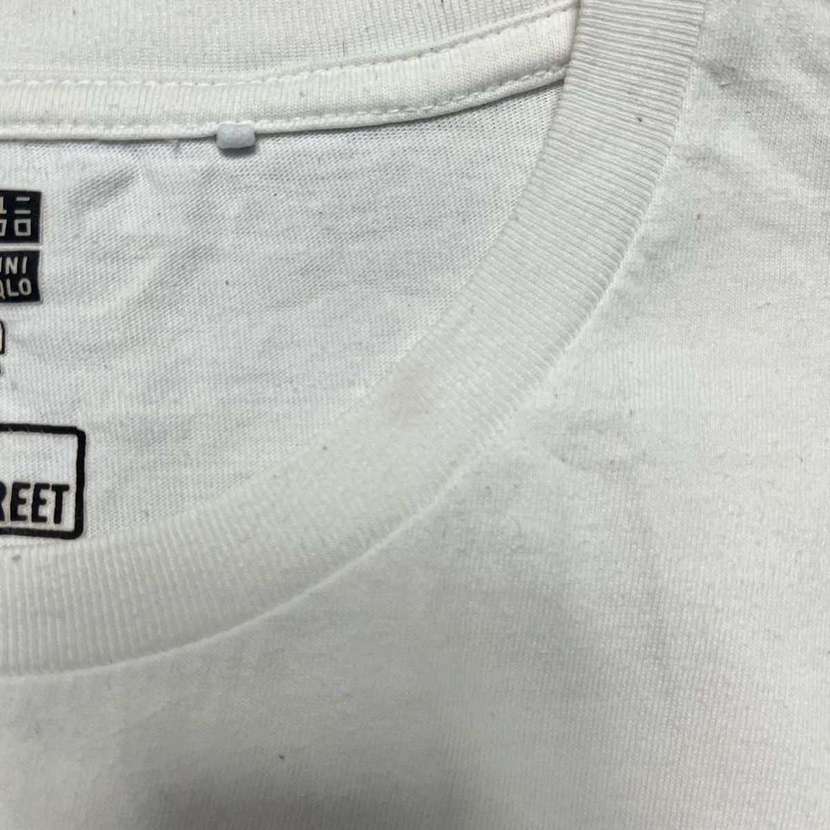 Kaws × Uniqlo Kaws X Uniqlo X Sesame Street White Tee Y2K Streetwear Size US L / EU 52-54 / 3 - 5 Thumbnail