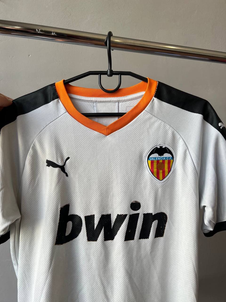 Puma 2019/20 VALENCIA CF HOME SOCCER FOOTBALL JERSEY SHIRT PUMA Size US M / EU 48-50 / 2 - 4 Thumbnail