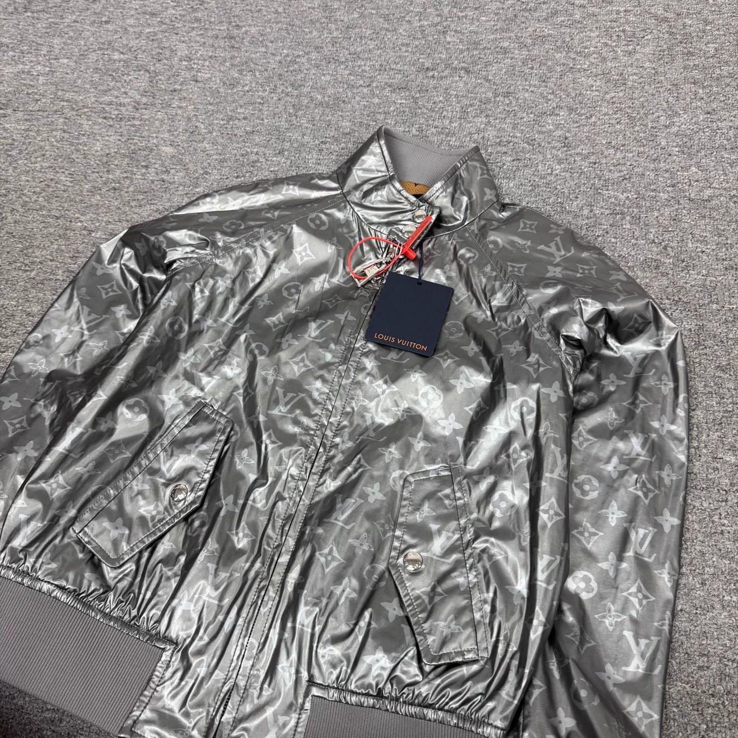 Louis Vuitton LV metallic silver allover logo jkt 36 new tags Size US S / EU 44-46 / 1 - 3 Thumbnail