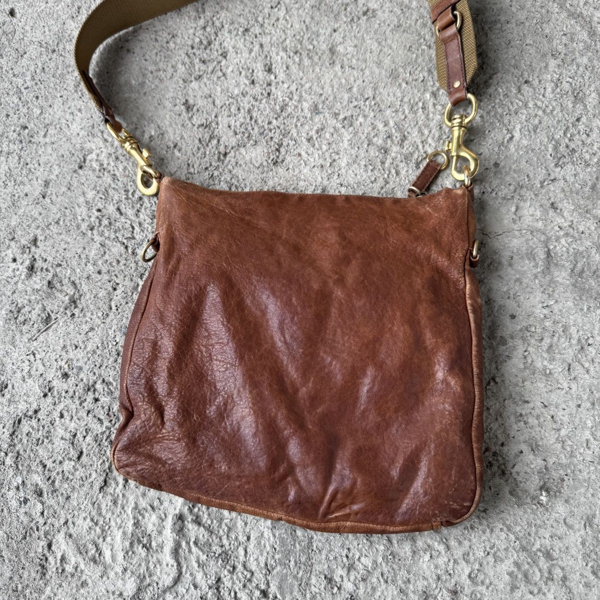 Miu Miu Miu Miu Distressed Leather Messenger/ Crossbody Shoulder Bag Size ONE SIZE - 5 Thumbnail