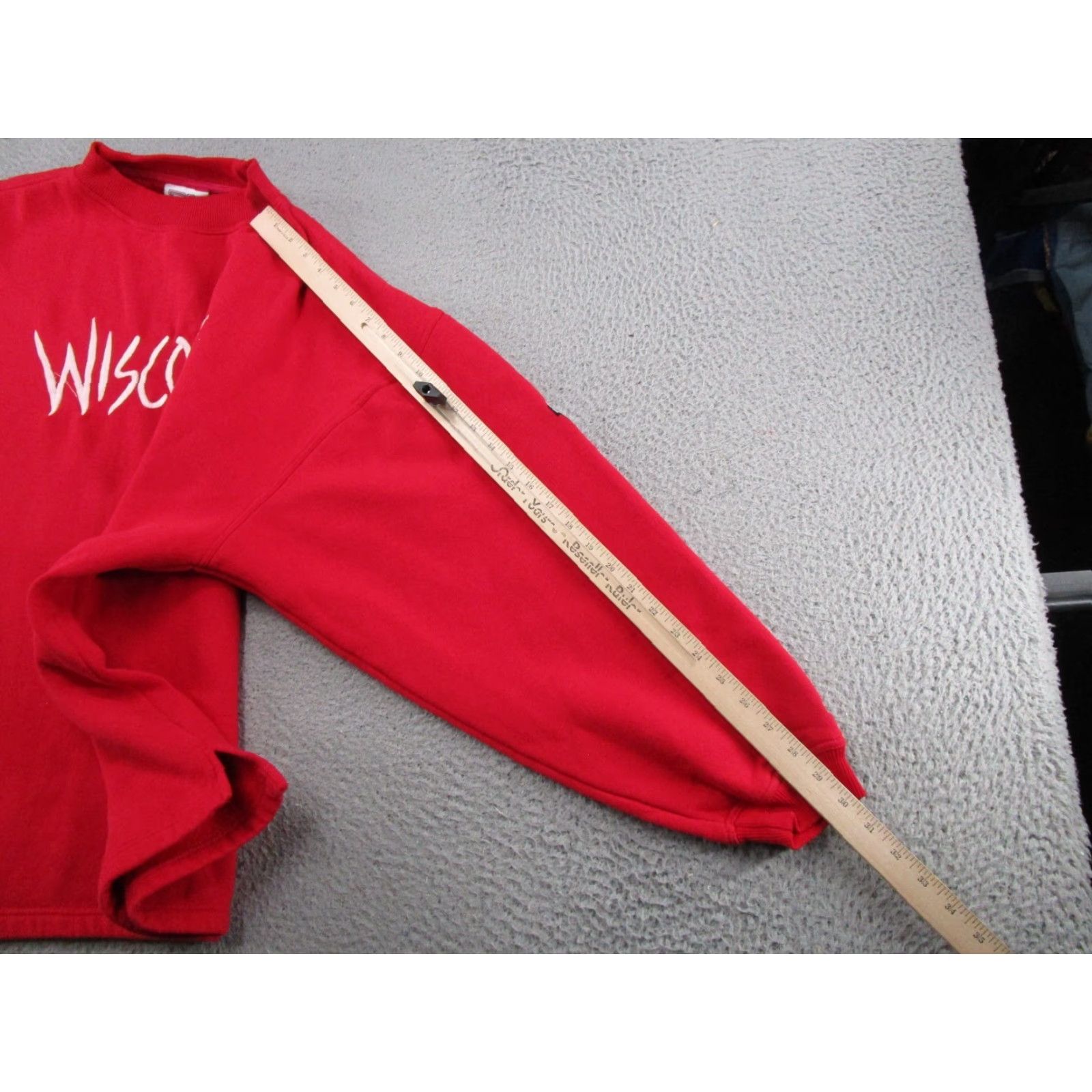 Vintage VTG Crable Sweatshirt Logos Wisconsin Badgers Embroidered Red Crew Neck Long Sleeve XL Men’s Pullover Sports 90s Vintage Hoodie All Seasons Size US XL / EU 56 / 4 - 7 Thumbnail