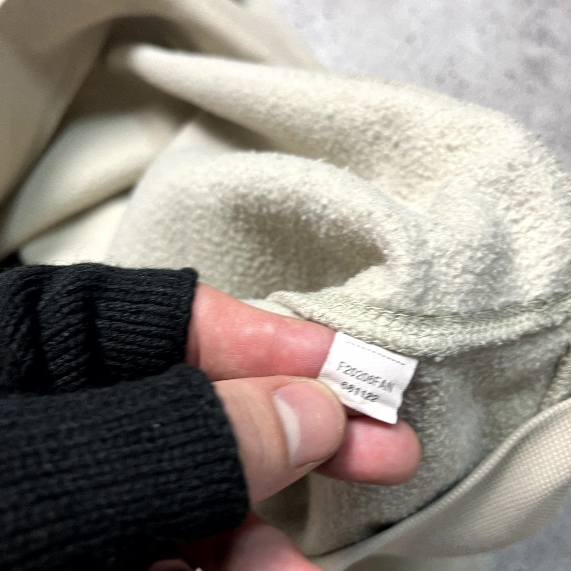 Nike Vintage Y2K Nike Beige Crewneck Sweatshirt Big Logo Size L Size US L / EU 52-54 / 3 - 9 Thumbnail