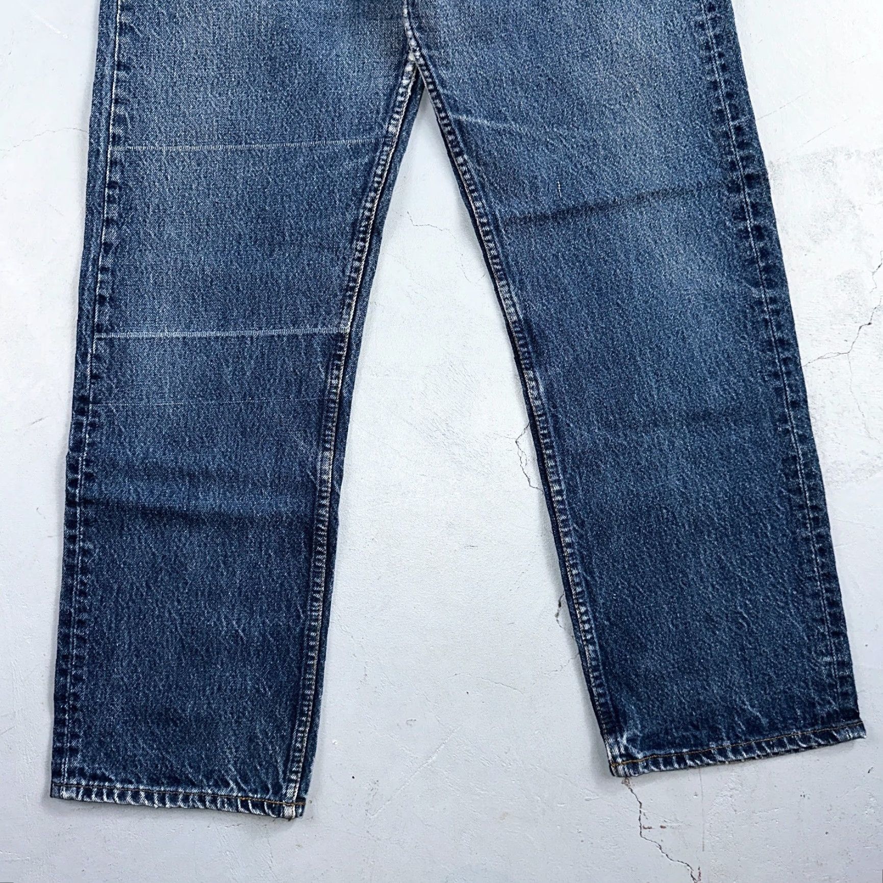 Levi's VINTAGE Levi's 501 Jeans Straight Leg 33x32 Blue Medium Wash 90s Mens Size US 33 - 3 Thumbnail
