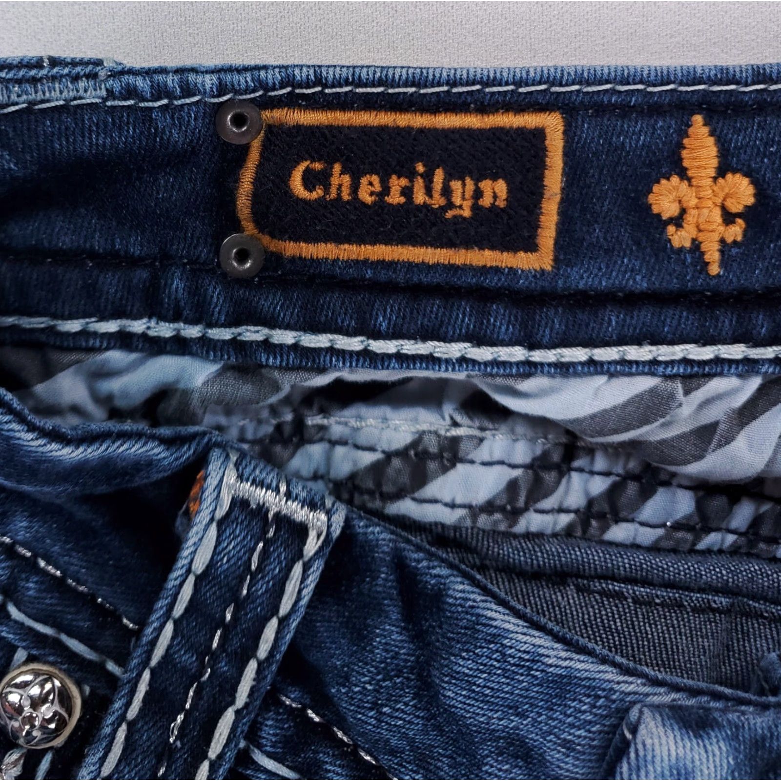 Vintage Rock Revival Jeans Cherilyn Blue Womens 27 Bootcut Midrise 30 Inseam 27 x 30 Actual 24? Size 27" / US 4 / IT 40 - 6 Thumbnail