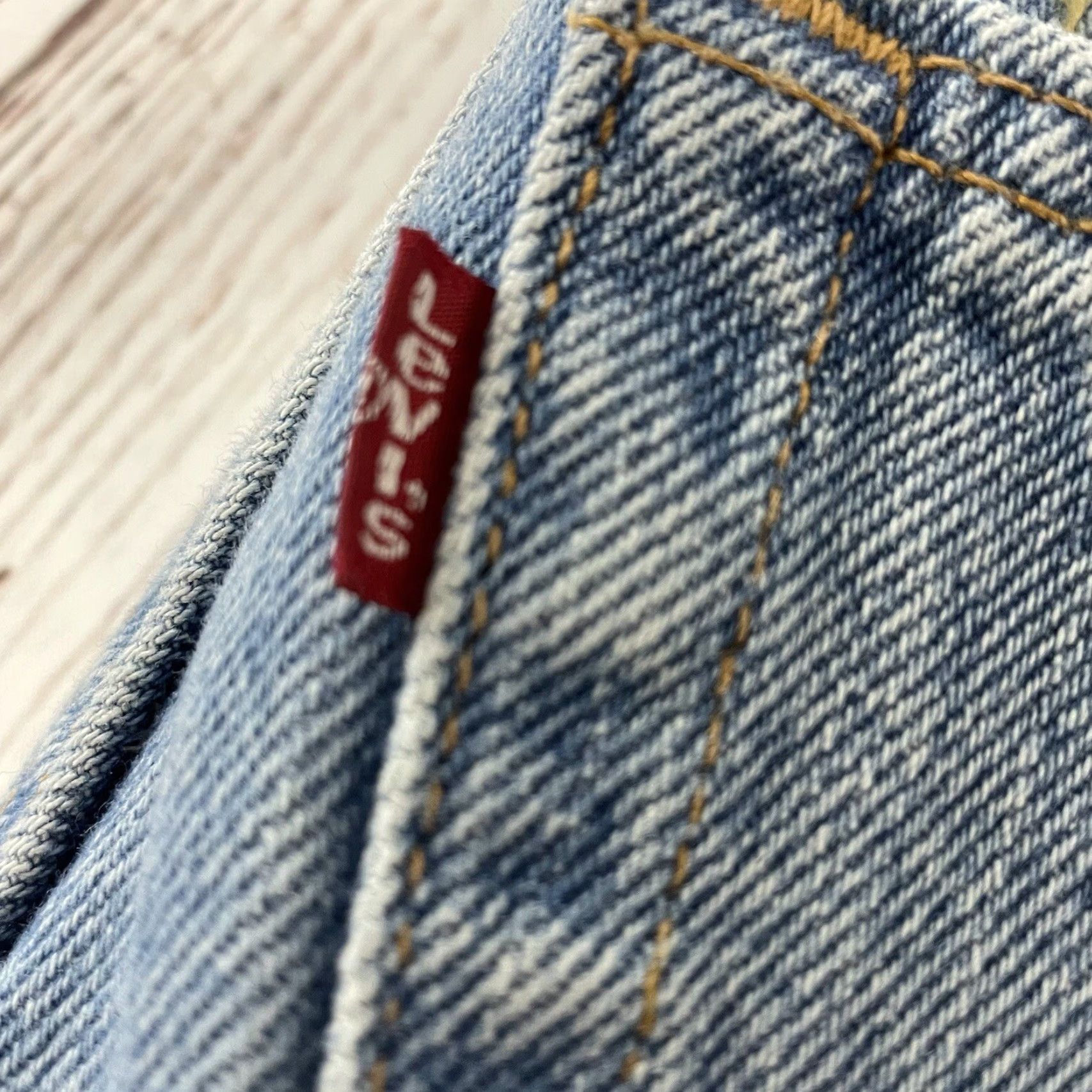 Levi's Vintage Levi's 560 Tapered Light Wash Denim Blue Jeans Men's 33 X 29 Size US 33 - 2 Thumbnail