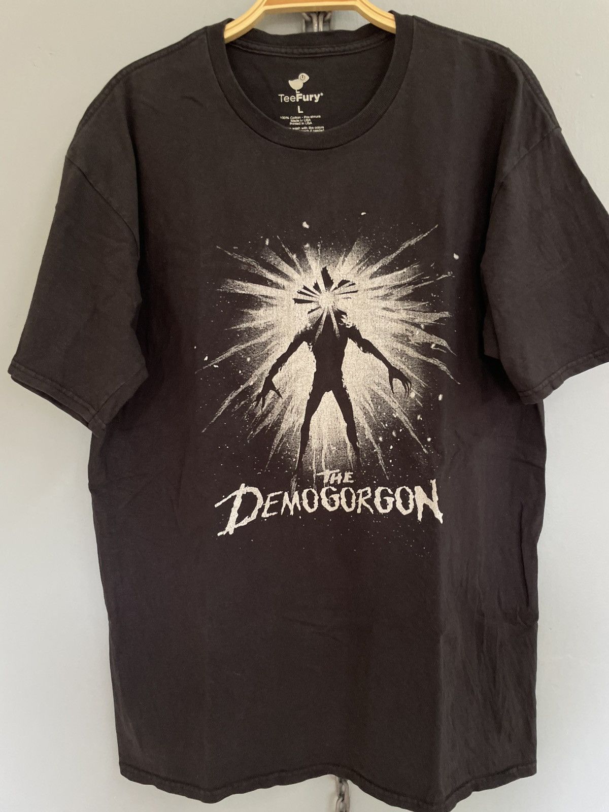 Vintage Vintage The Demogorgon t shirt Size US L / EU 52-54 / 3 - 3 Thumbnail