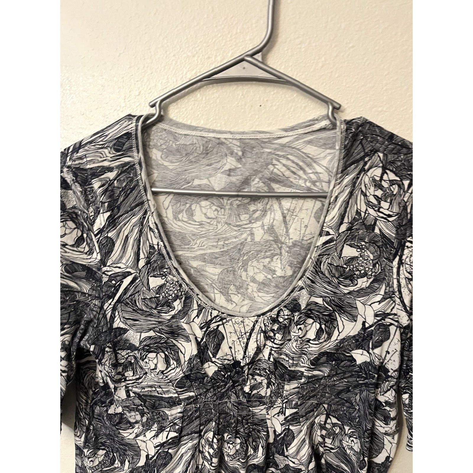 Calvin Klein Calvin Klein Blouse Womens PM Black White Floral Scoop Neck 1/2 Sleeve Size M / US 6-8 / IT 42-44 - 3 Thumbnail
