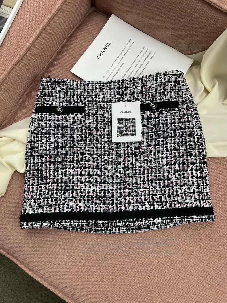 Chanel Chanel 23P tweed knitted short skirt skirt Size 26" / US 2 / IT 38 - 1 Thumbnail
