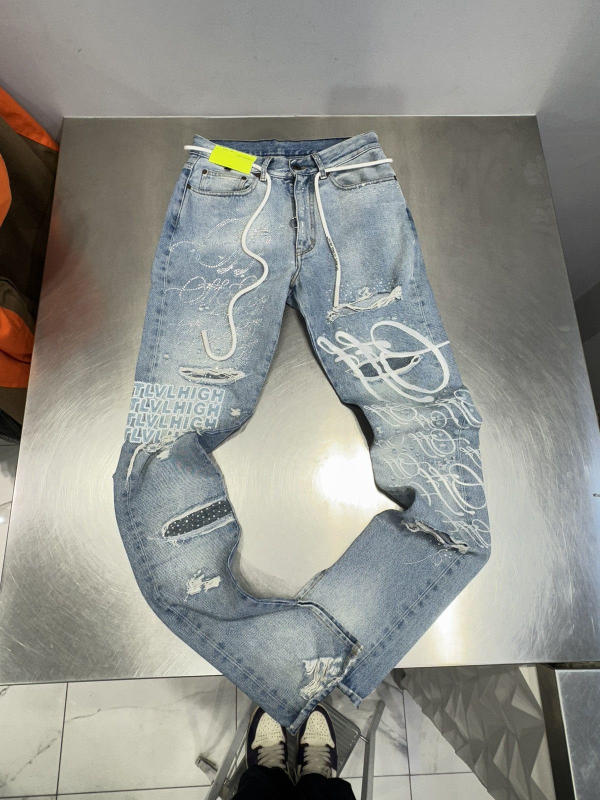 Bravado × Off-White Off white x Murder bravado Size US 30 / EU 46 - 1 Thumbnail