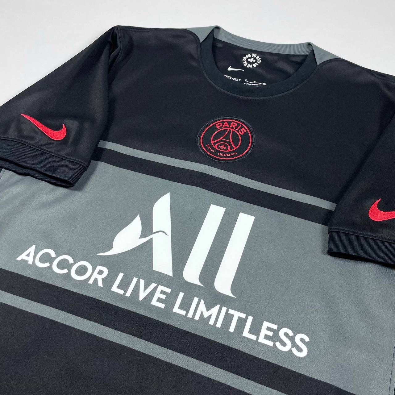 Nike Vintage 30 Messi PSG paris nike size S black rare away Size US S / EU 44-46 / 1 - 6 Thumbnail