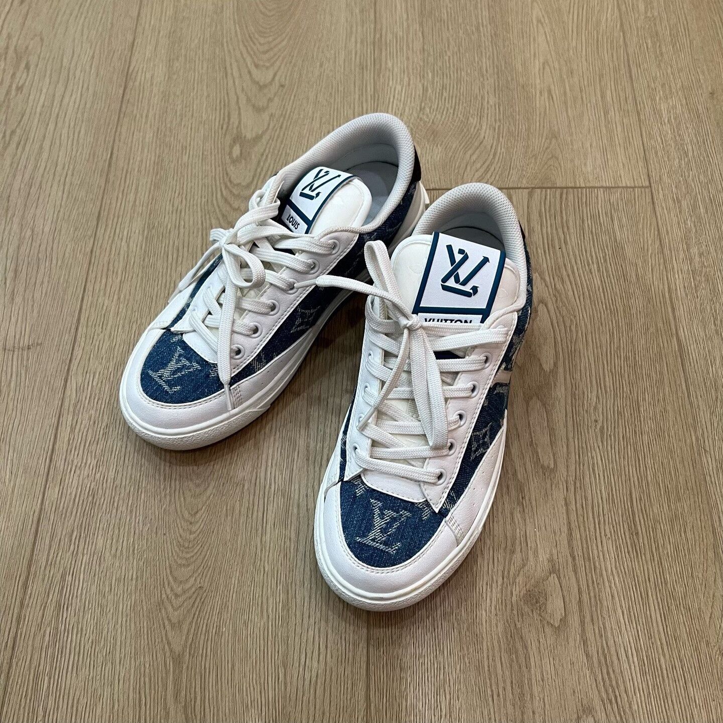 Louis Vuitton Louis Vuitton Denim Blue Lowtop Sneakers us_5 Women Size US 5 / IT 35 - 1 Thumbnail