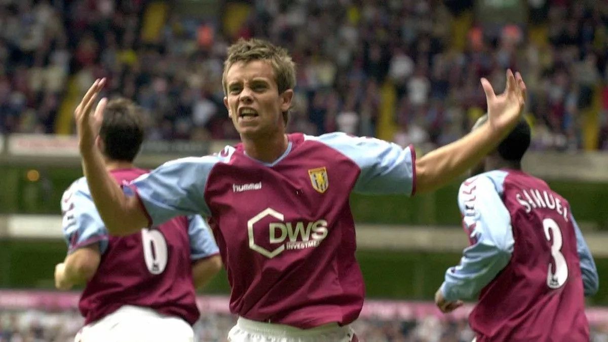 Hummel Aston Villa 04/05 Longsleeves home shirt #7 Hendrie Size US XXL / EU 58 / 5 - 10 Thumbnail