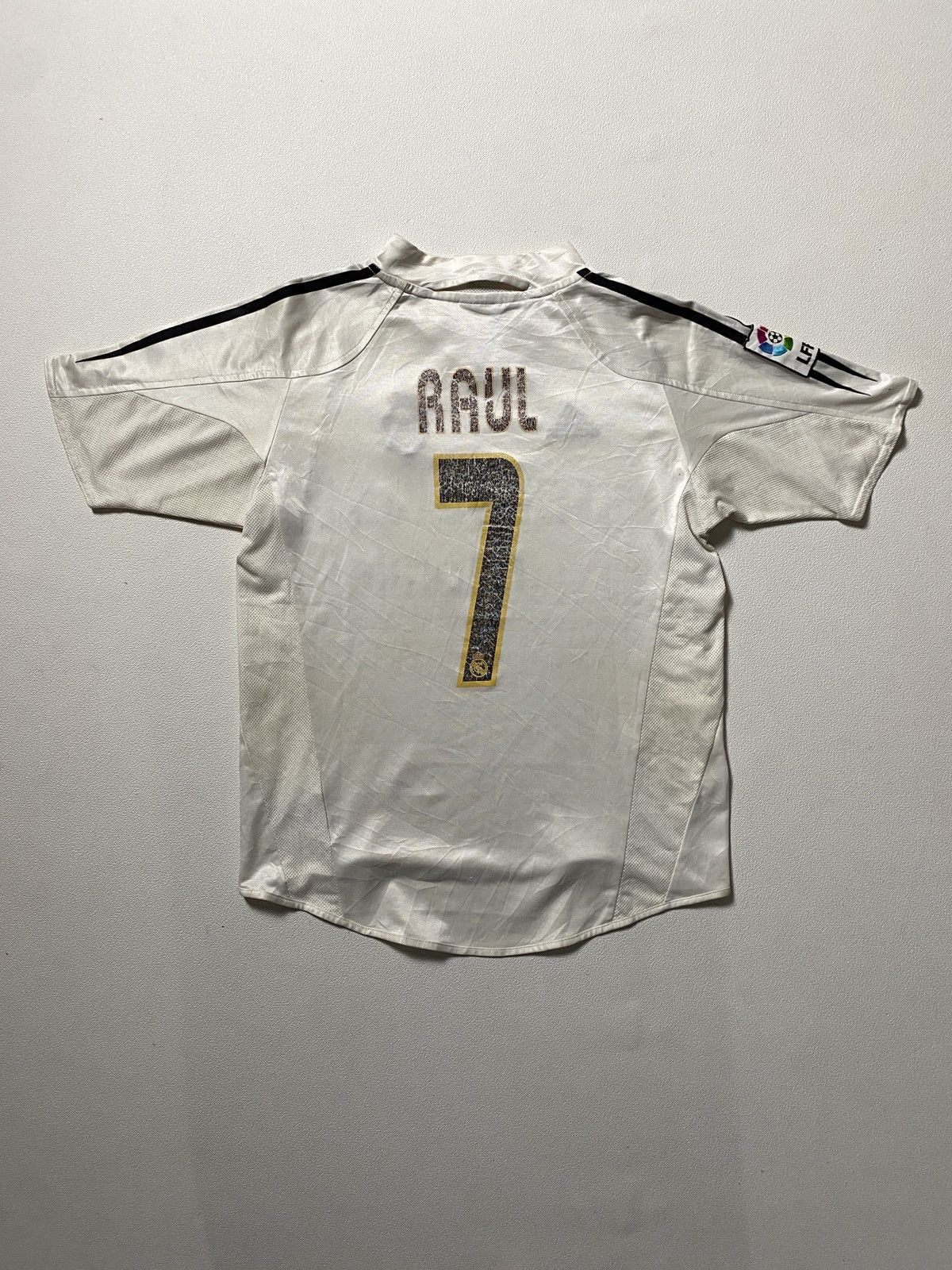 Adidas VINTAGE 2003 ADDIAS REAL MADRID RAUL HOME JERSEY Size US S / EU 44-46 / 1 - 9 Thumbnail