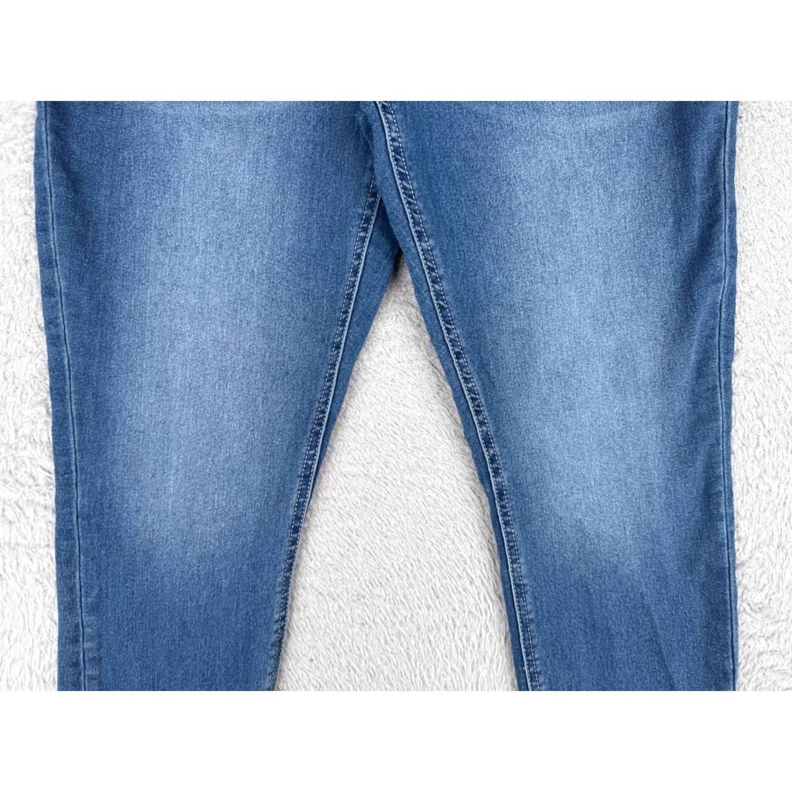 Vintage VINTAGE No Boundaries Jeans Womens Skinny 5-Pocket Denim Blue 32x24 Juniors 17 High Rise Cotton Stretch 24 in Inseam Classic Wash Denim jeans Size 38" / US 16 / IT 52 - 3 Thumbnail