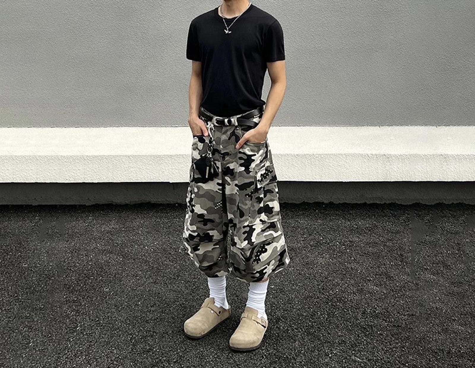 Other Long Wide Leg Camo Cargo Shorts Size US 30 / EU 46 - 4 Thumbnail