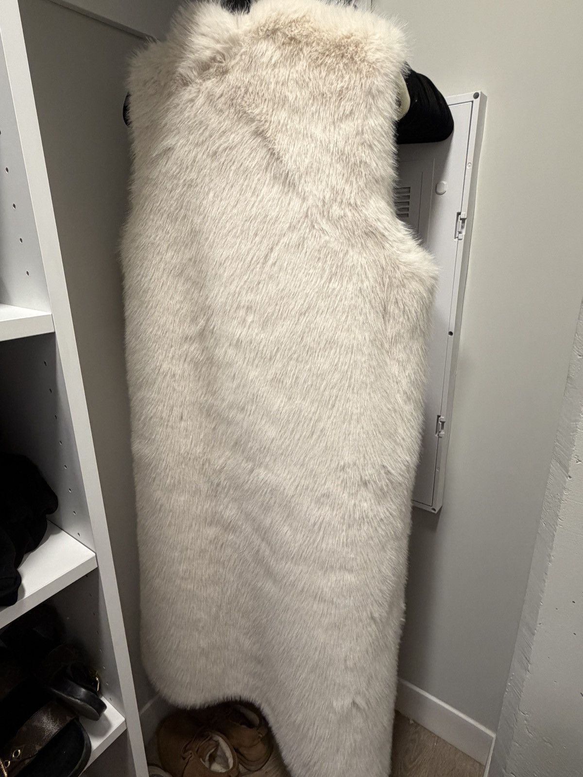 Akira White faux fur full length vest Size M / US 6-8 / IT 42-44 - 2 Thumbnail