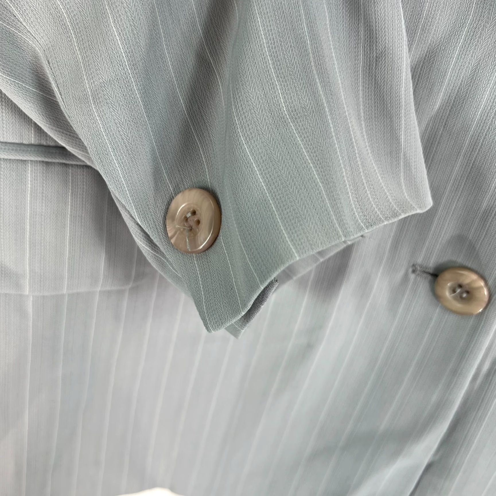 Oleg Cassini Oleg Cassini Blazer Woman Size 12 Gray Striped Double-Breasted Notch Lapel Oversized 42 Chest Long Sleeve Jacket Coat Size XL / US 12-14 / IT 48-50 - 4 Thumbnail