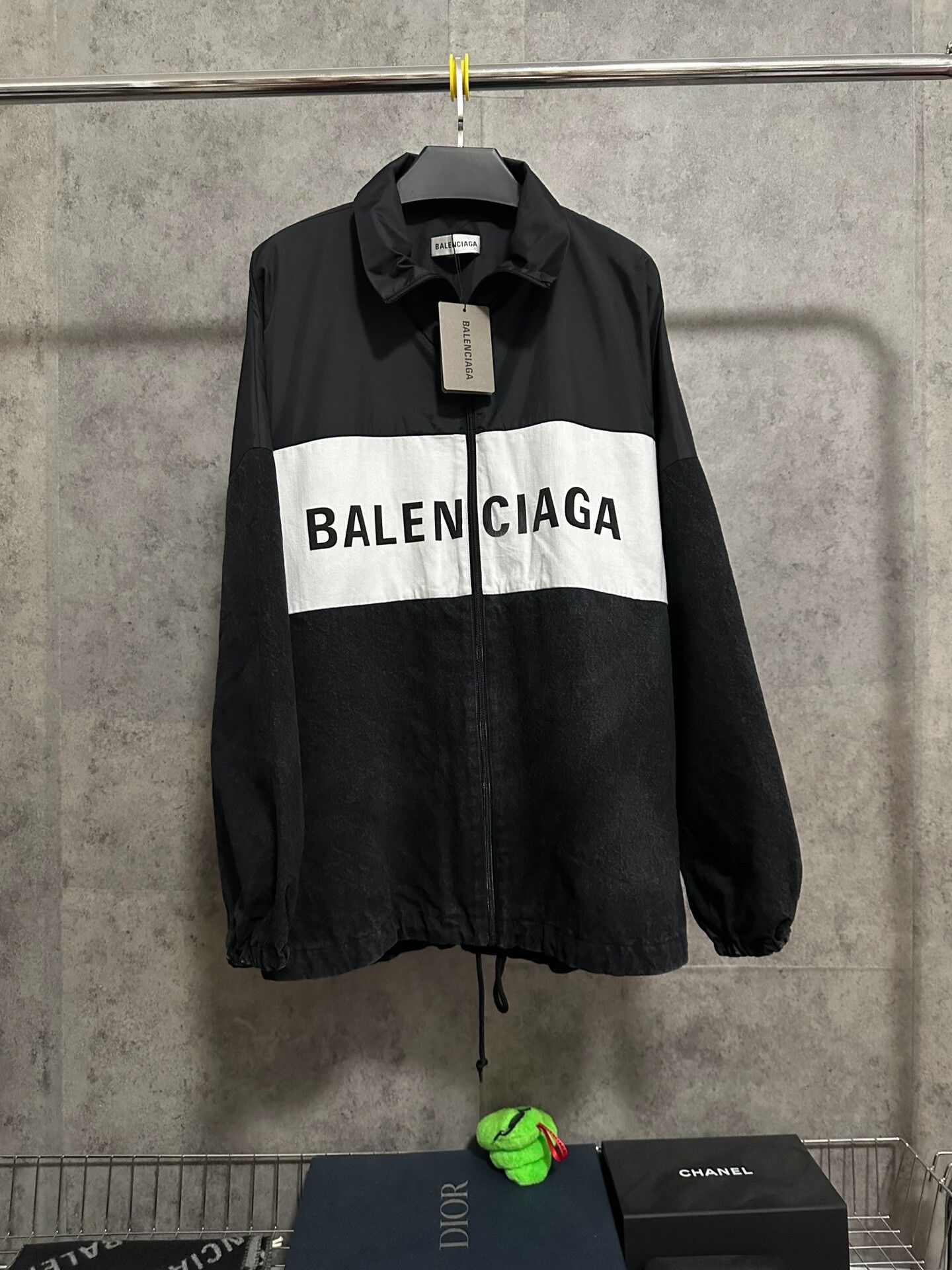 Balenciaga balenciaga black nylon jacket with logo Size US M / EU 48-50 / 2 - 1 Thumbnail