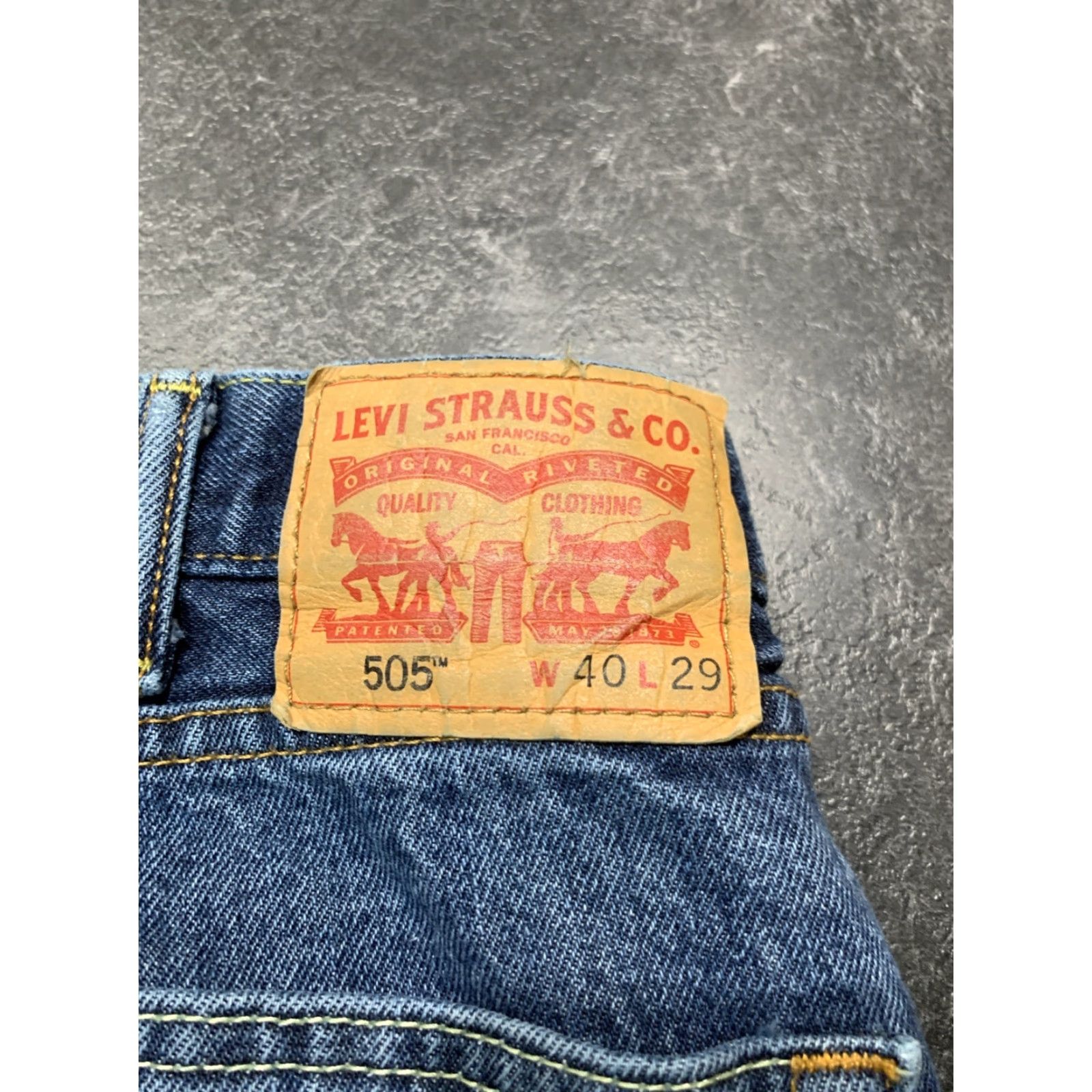 Levi's Levi's 505 Medium Wash Blue Jeans 40x29 Regular Straight Fit Mens Size US 40 / EU 56 - 4 Thumbnail