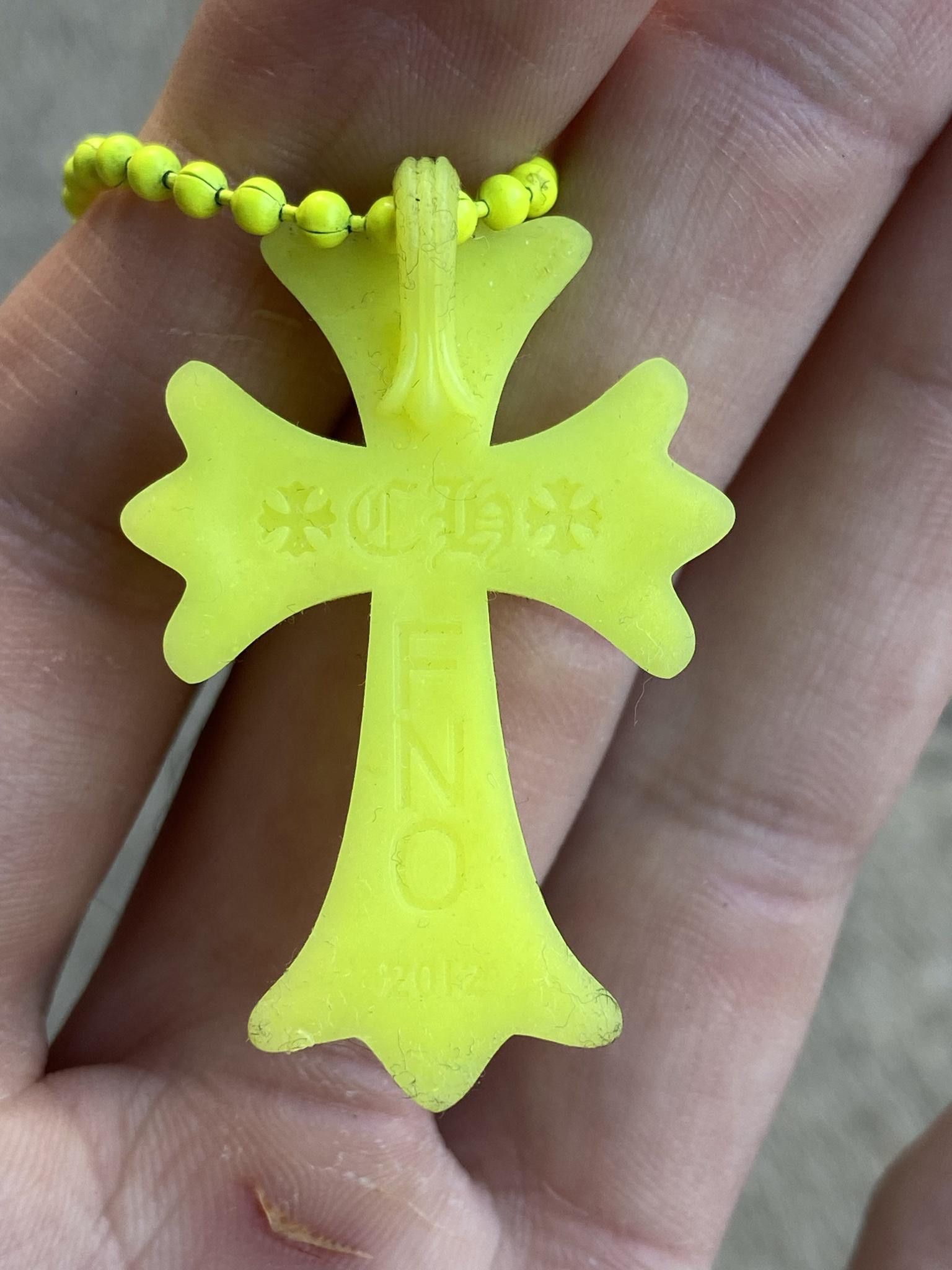 【Chrome Hearts】 Silichrome CH Cross Pendant Yellow 크롬하츠 실리크롬 CH 크로스 펜던트 옐로우 2022/2023 | Chrome