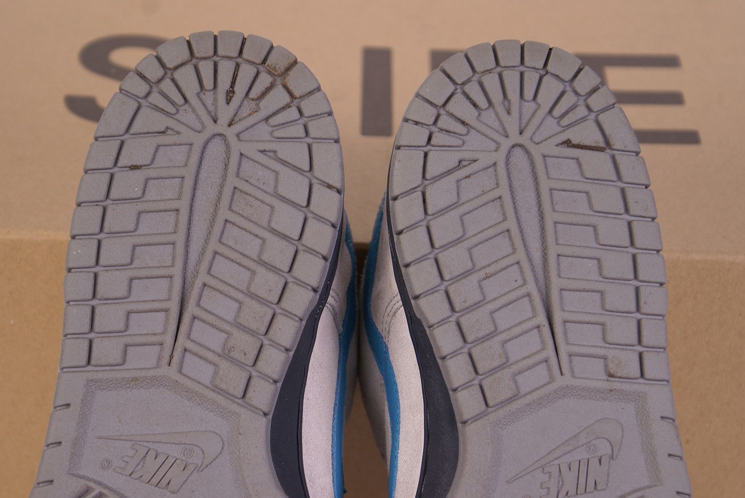 Nike 2007 Nike Dunk Low CL NEUTRAL COOL GREY AQUA BLUE 304714 047 Size US 10.5 / EU 43-44 - 9 Thumbnail