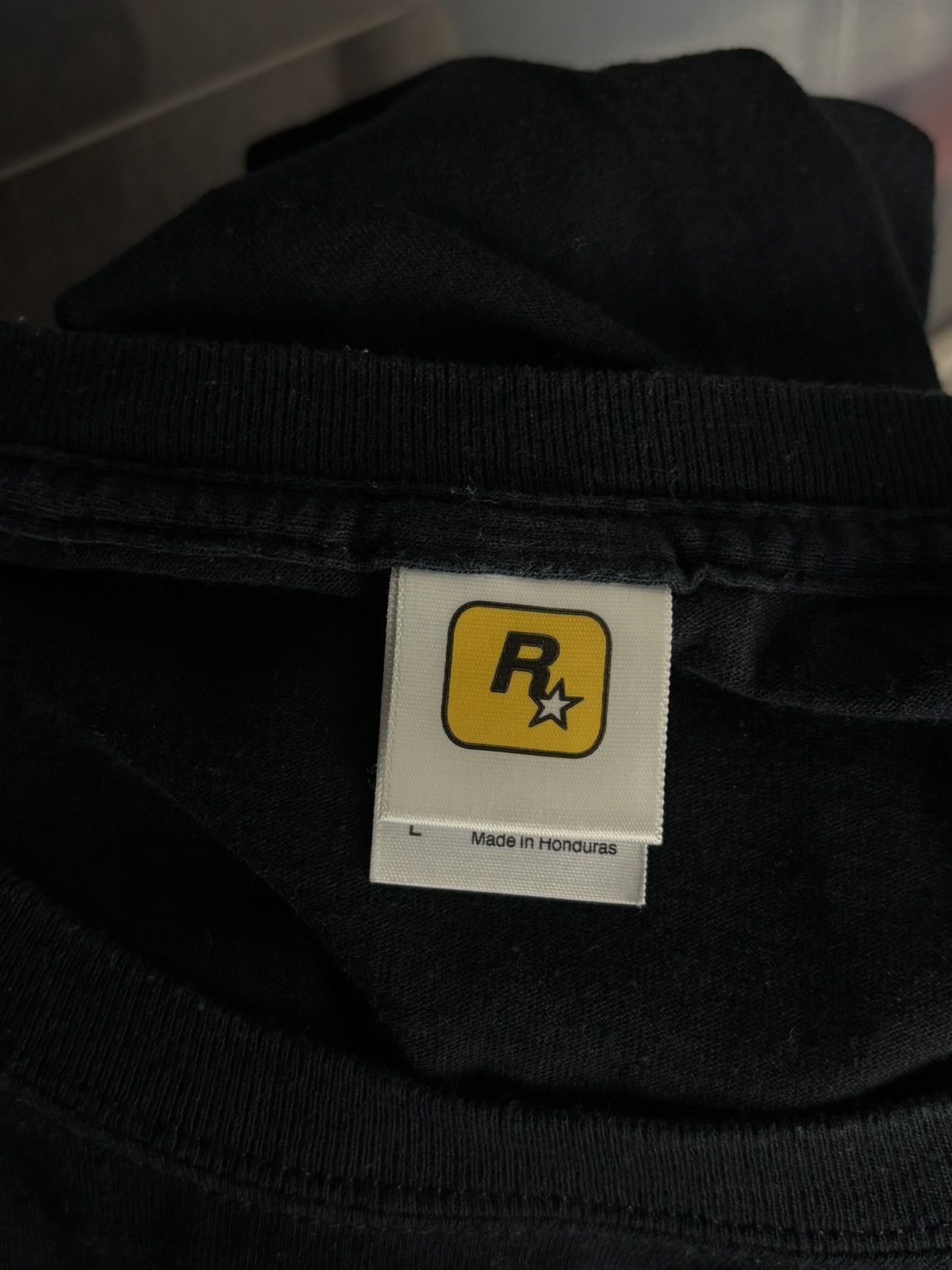 Rockstar Games Grand Theft Auto 4 Vintage GTA Rockstar Games Tee T-shirt Size US L / EU 52-54 / 3 - 7 Thumbnail