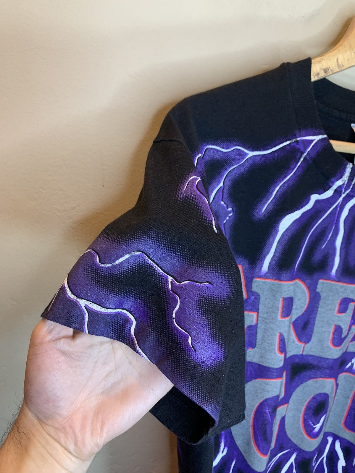 Vintage *RARE* Vintage GREAT GOD Jesus Christ AOP Thunder Art Shirt Size US M / EU 48-50 / 2 - 6 Thumbnail