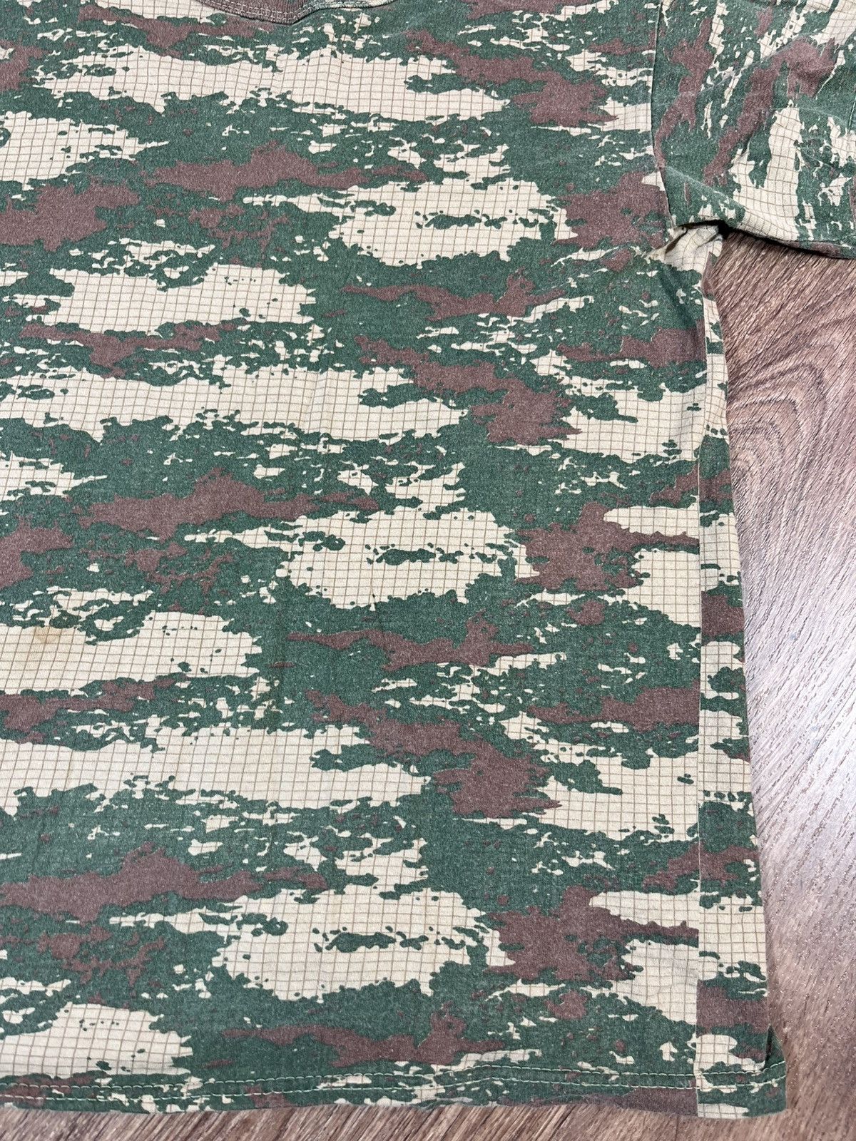 Vintage Vintage Army Camo T Shirt Size US S / EU 44-46 / 1 - 3 Thumbnail