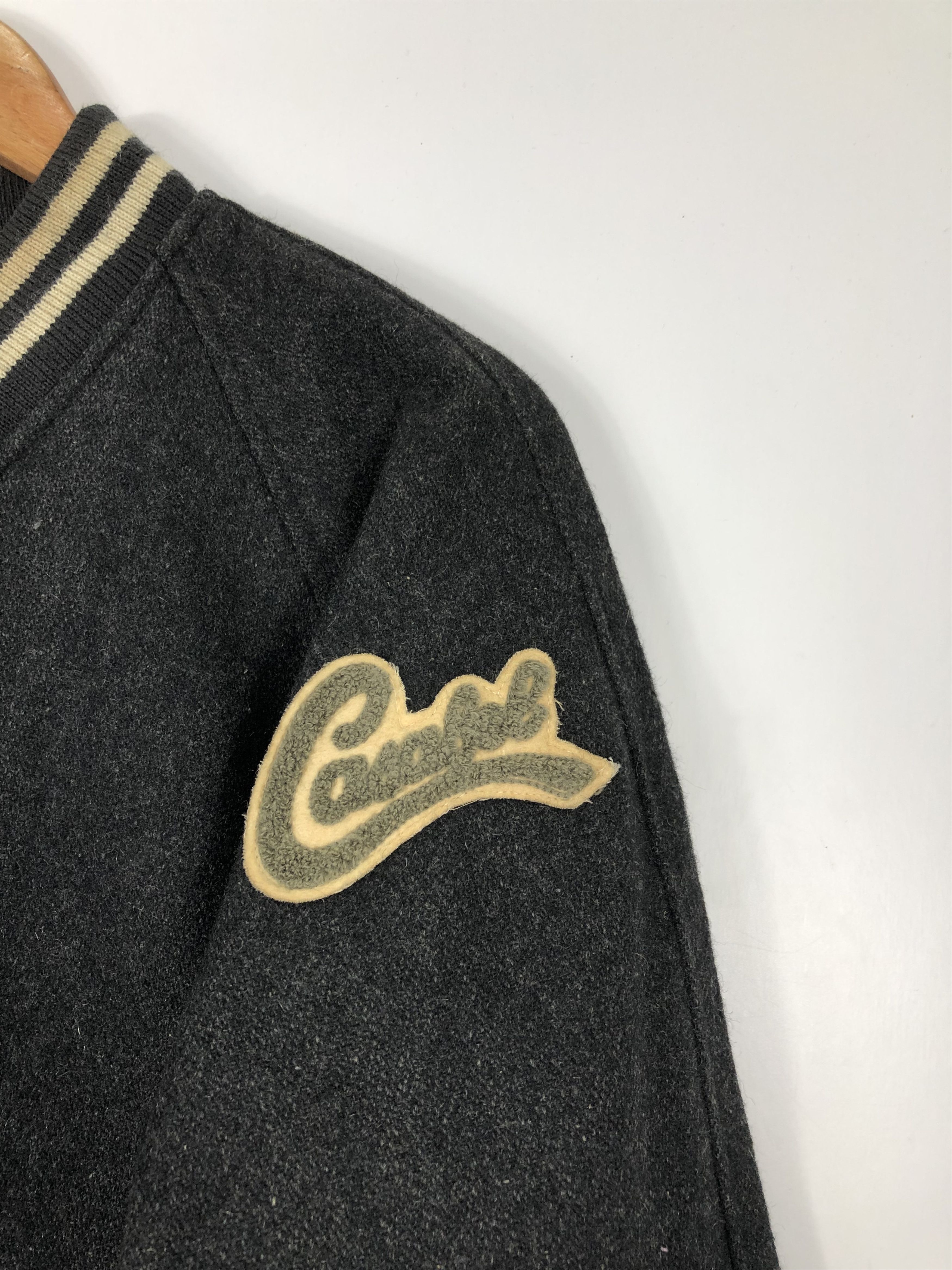 Vintage Vintage 90s Varsity Jacket Embroidery Patches Logo V0180 Size US L / EU 52-54 / 3 - 10 Thumbnail