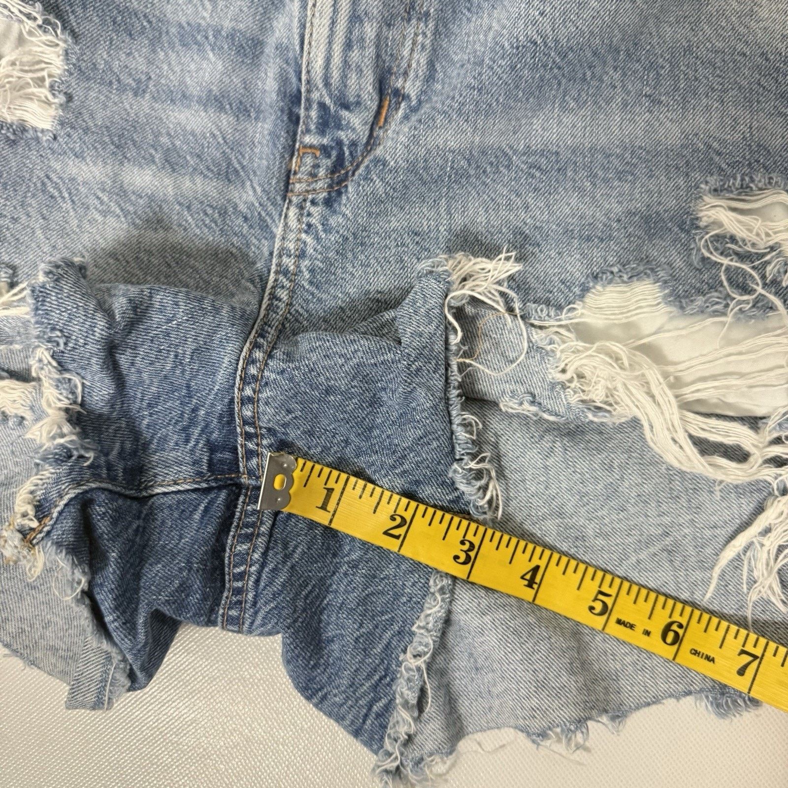 American Eagle Outfitters American Eagle Mom Shorts Distressed Denim Boho Festival Size 36" / US 14 / IT 50 - 7 Thumbnail
