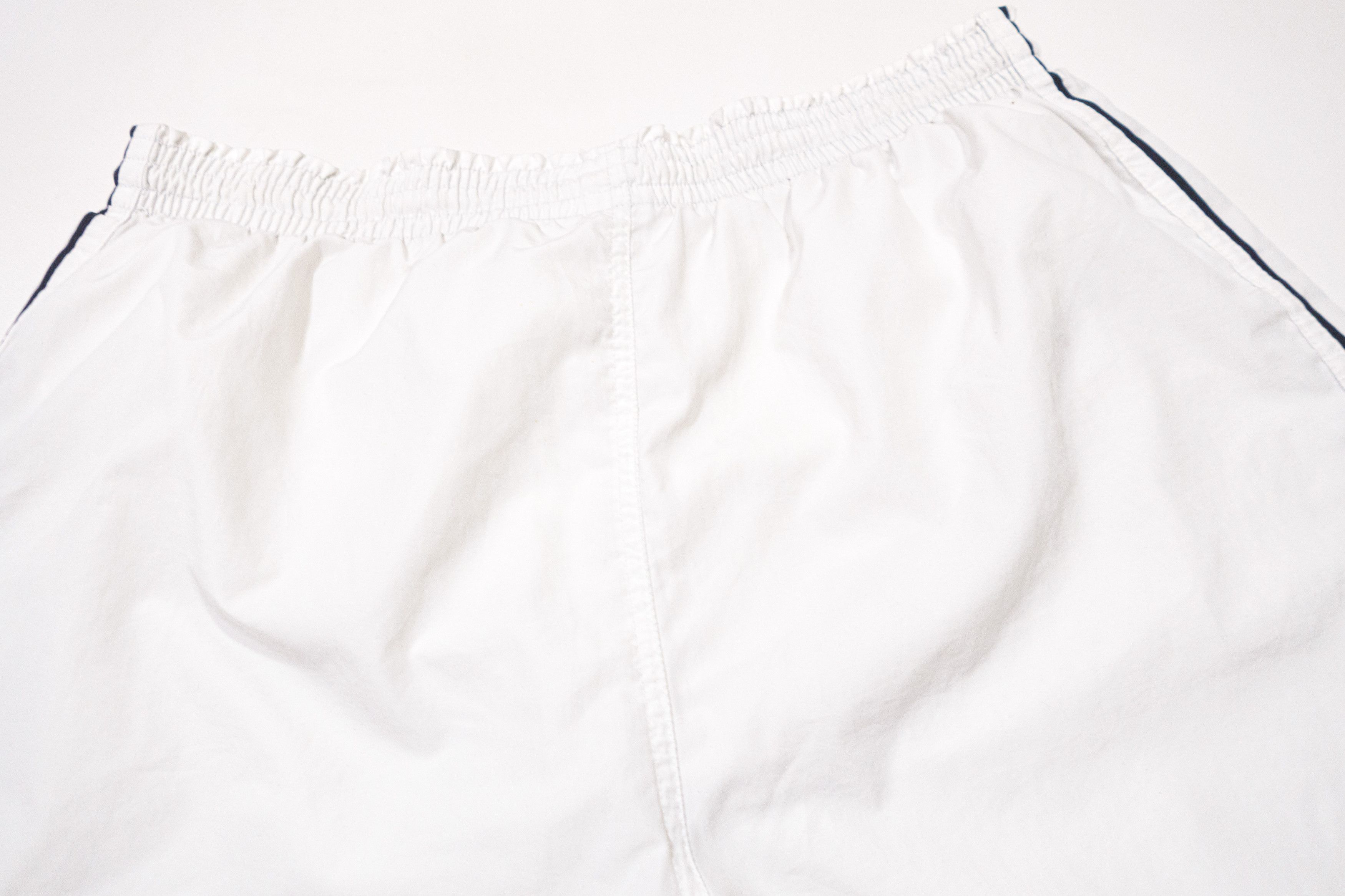 Nike 90S Team Swoosh Logo Sport Shorts Size US 34 / EU 50 - 4 Thumbnail