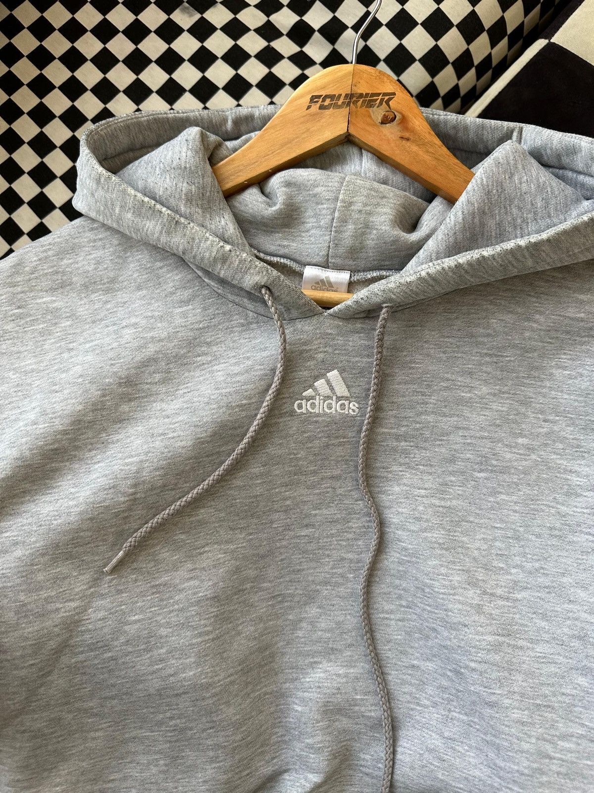 Adidas × Vintage VINTAGE Y2K ADIDAS CENTER EMBROIDERY LOGO HOODIE Size US XL / EU 56 / 4 - 2 Thumbnail