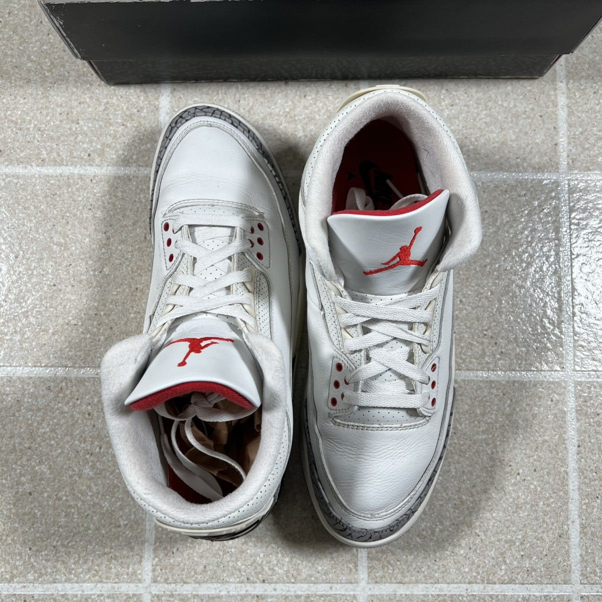 Jordan Brand Nike Air Jordan 3 Retro White Cement Reimagined Size 10 Size US 10 / EU 43 - 6 Thumbnail