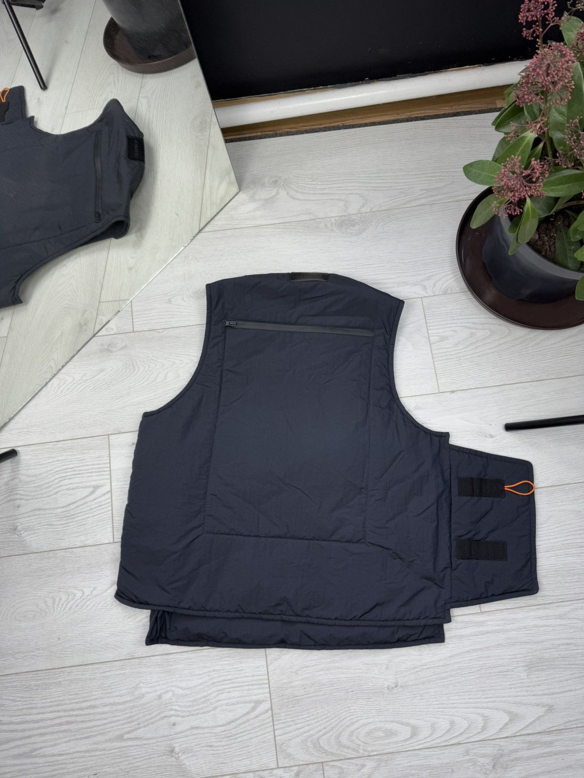 Letasca Multi pocket padded vest Size US S / EU 44-46 / 1 - 9 Thumbnail