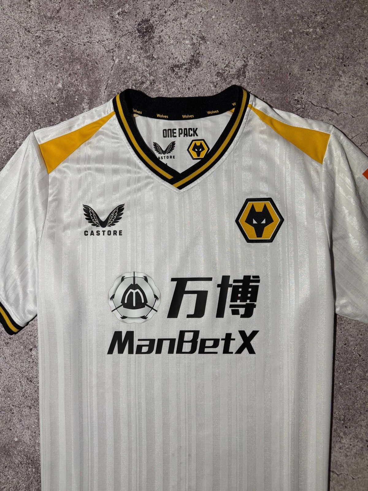 Castore Wolverhampton Wanderers Football Away T-shirt 2021/22 Jersey Size US M / EU 48-50 / 2 - 2 Thumbnail