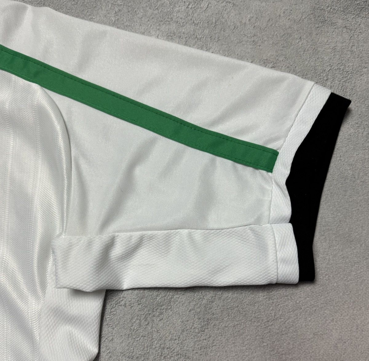 Umbro Celtic 2001 2002 Away Football Shirt Soccer Jersey Umbro Size US M / EU 48-50 / 2 - 6 Thumbnail