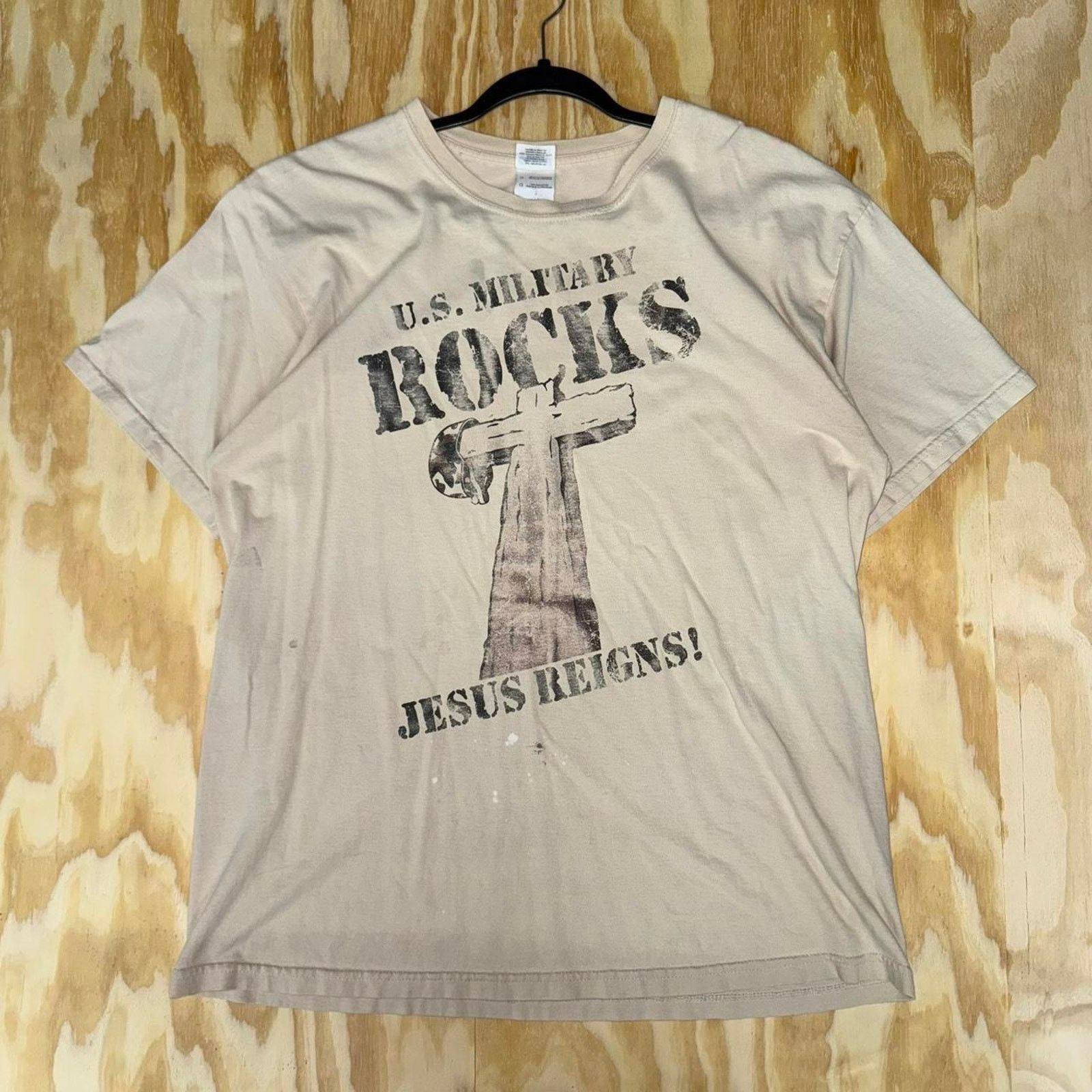 Gildan Vintage y2k us military jesus rocks faded 2000s t-shirt Size US L / EU 52-54 / 3 - 1 Thumbnail