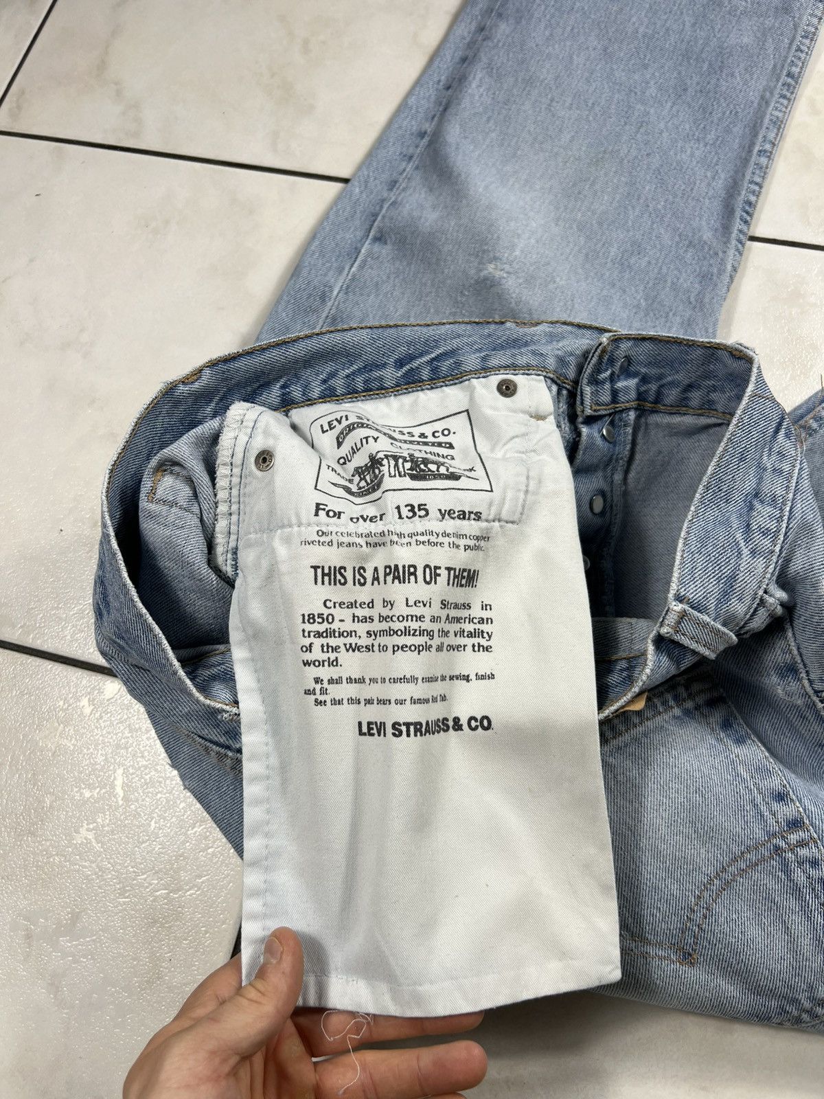 Levi's Vintage 90s Levi’s 518 light blue washed distressed jeans Size US 33 - 19 Thumbnail
