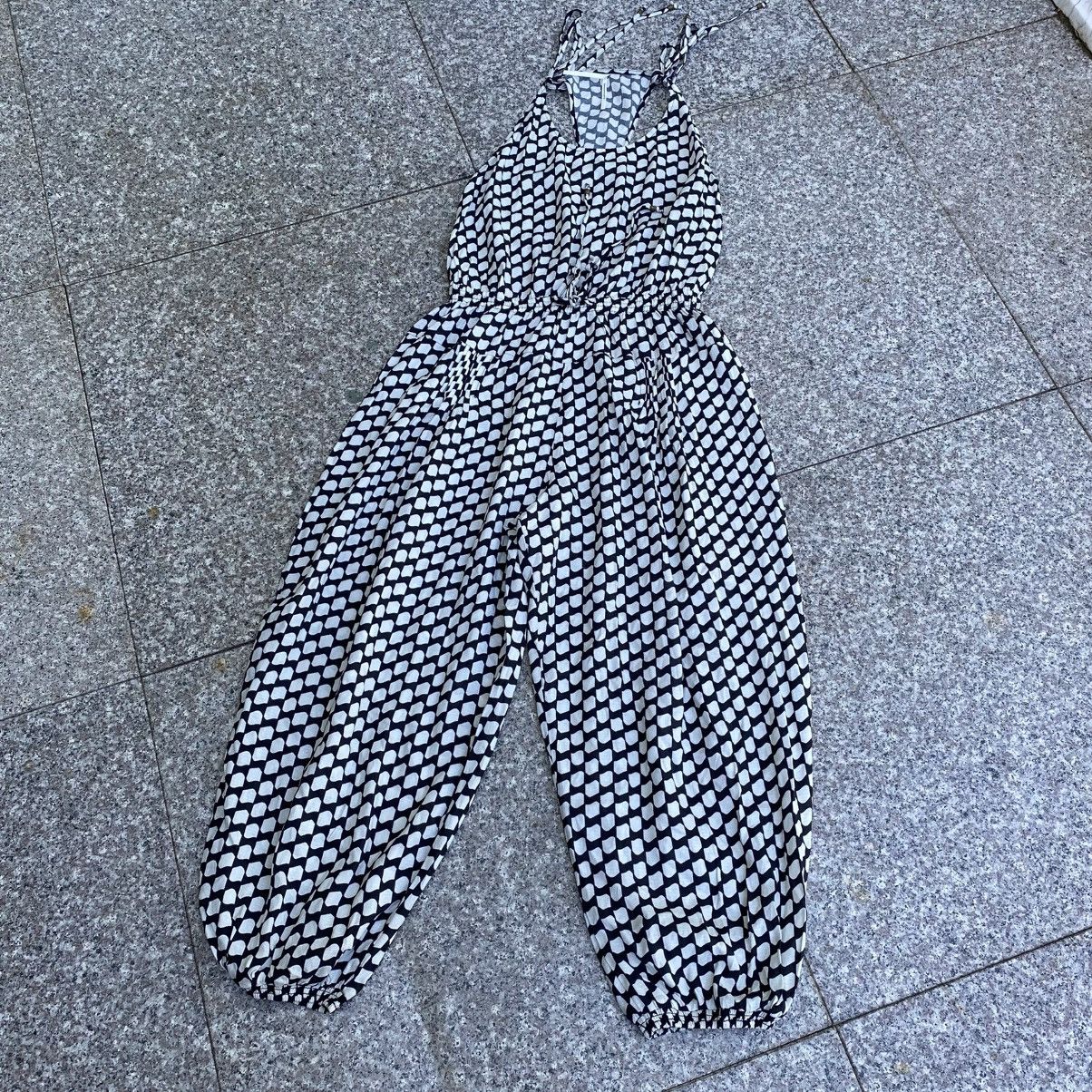 Anthropologie By Anthropologie balloon leg jumpsuit Size 30" / US 8 / IT 44 - 1 Thumbnail